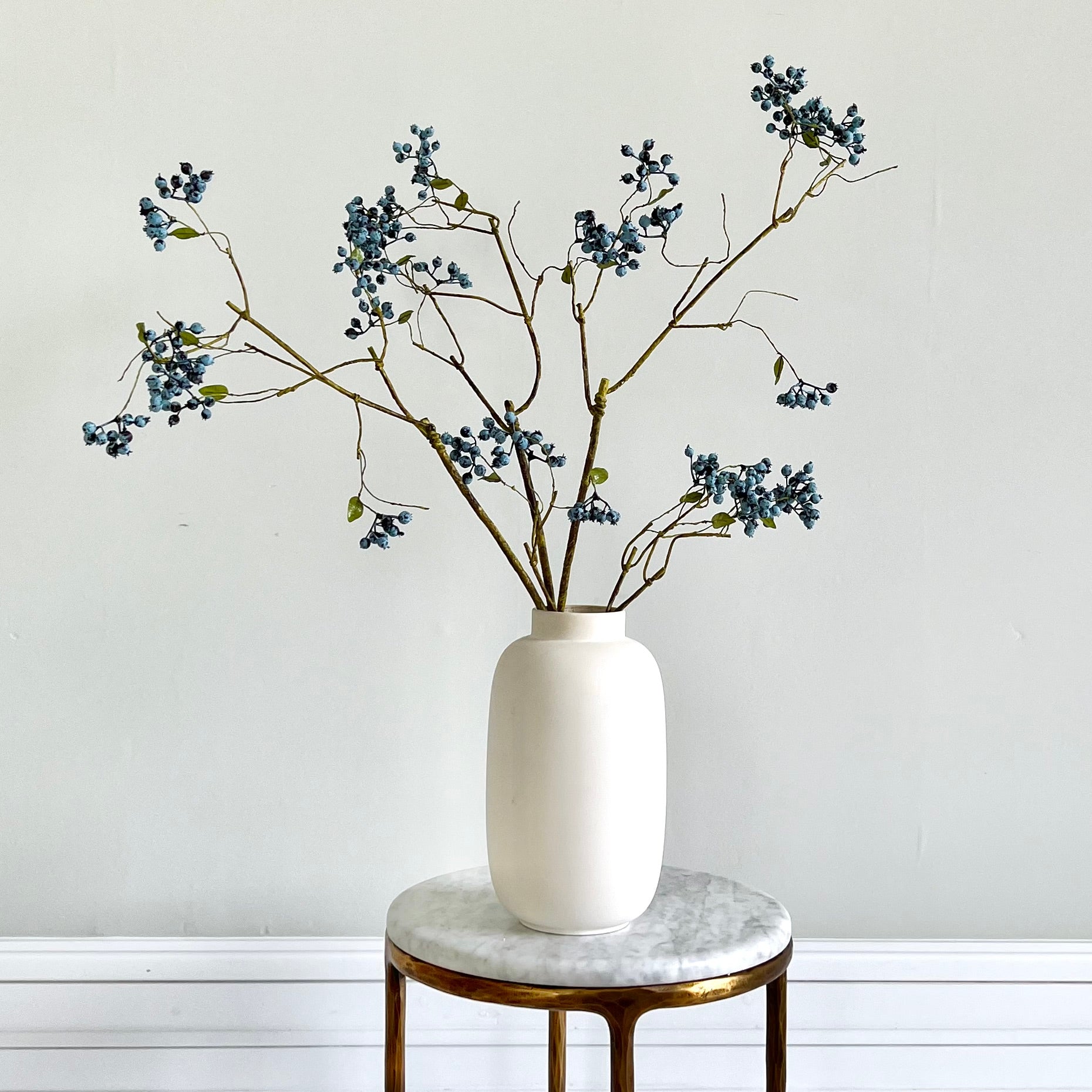 Wholesale Artificial Flowers High Quality Faux Silk Flowers for Wholesale and Trade Artificial Blueberry Spray in bulk