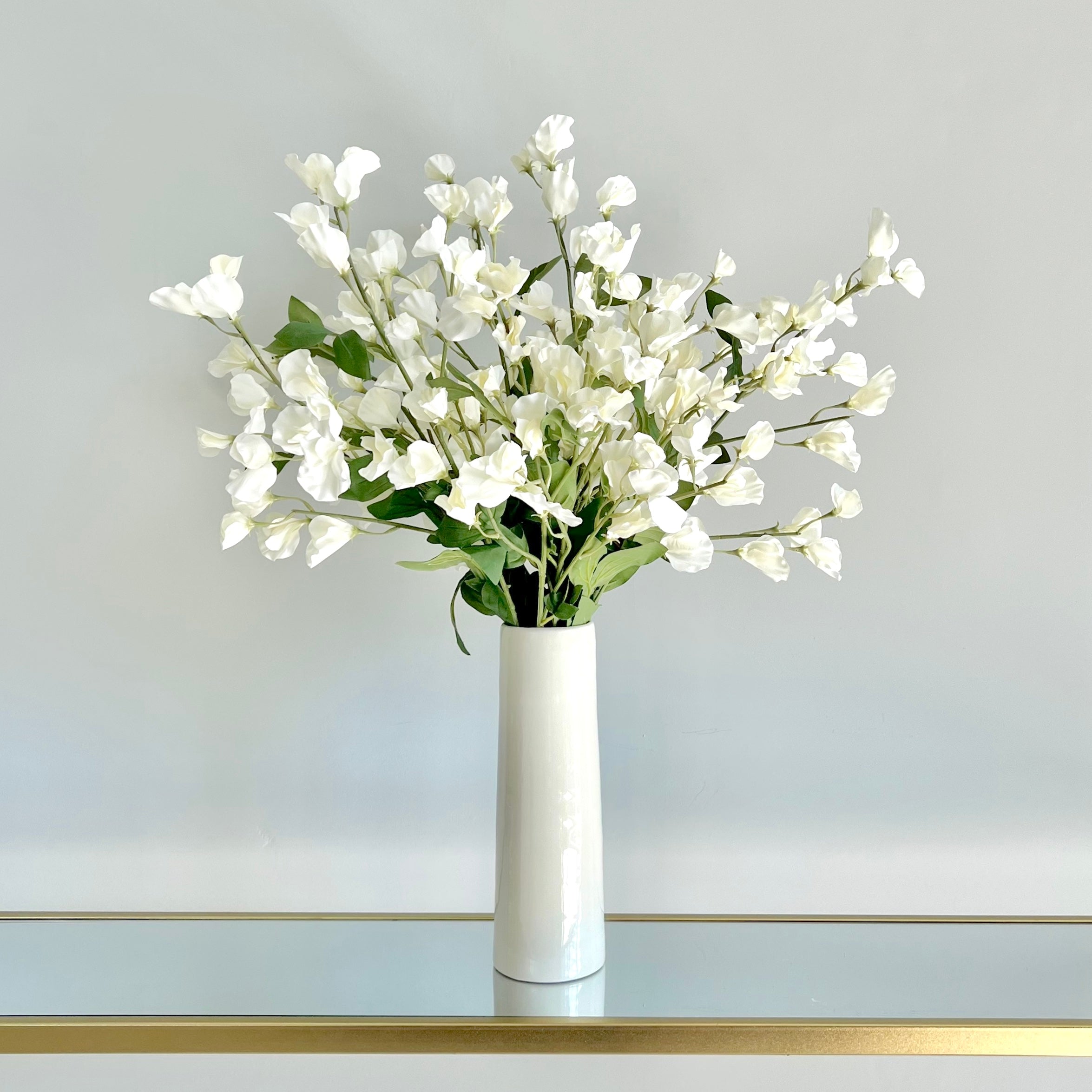 Wholesale Artificial Flowers High Quality Faux Silk Flowers for Wholesale and Trade Artificial Cream Sweet Pea in bulk