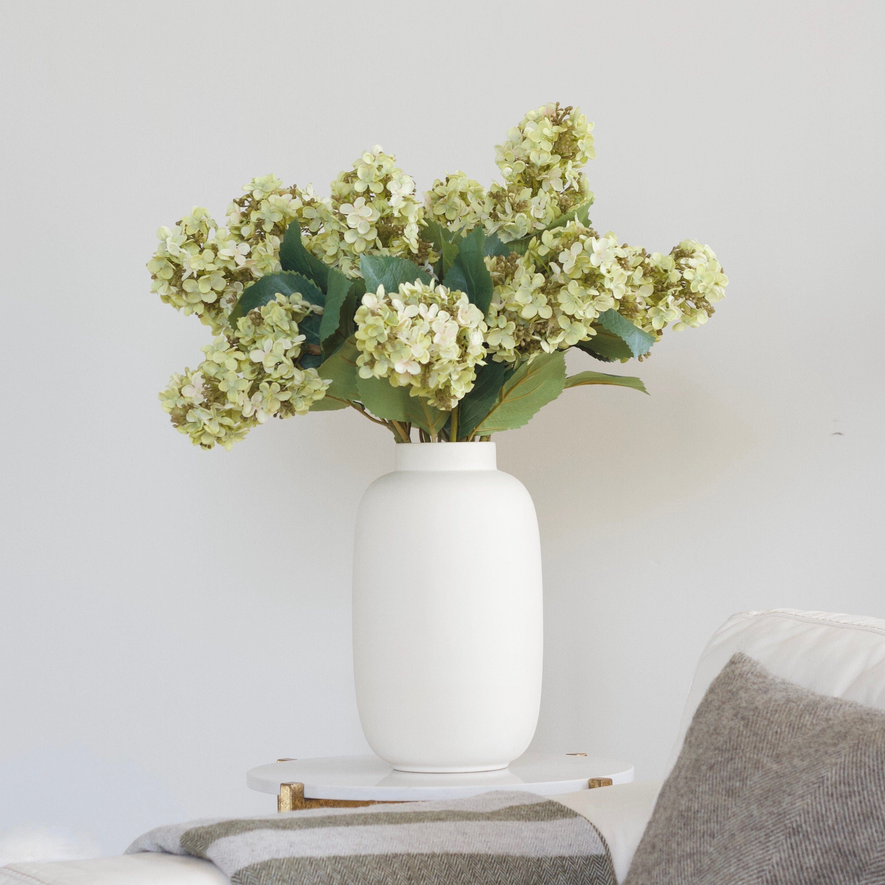 artificial flowers luxury faux silk white paniculata hydrangea lifelike realistic faux flowers buy online from The Faux Flower Company UK ABX5004GR