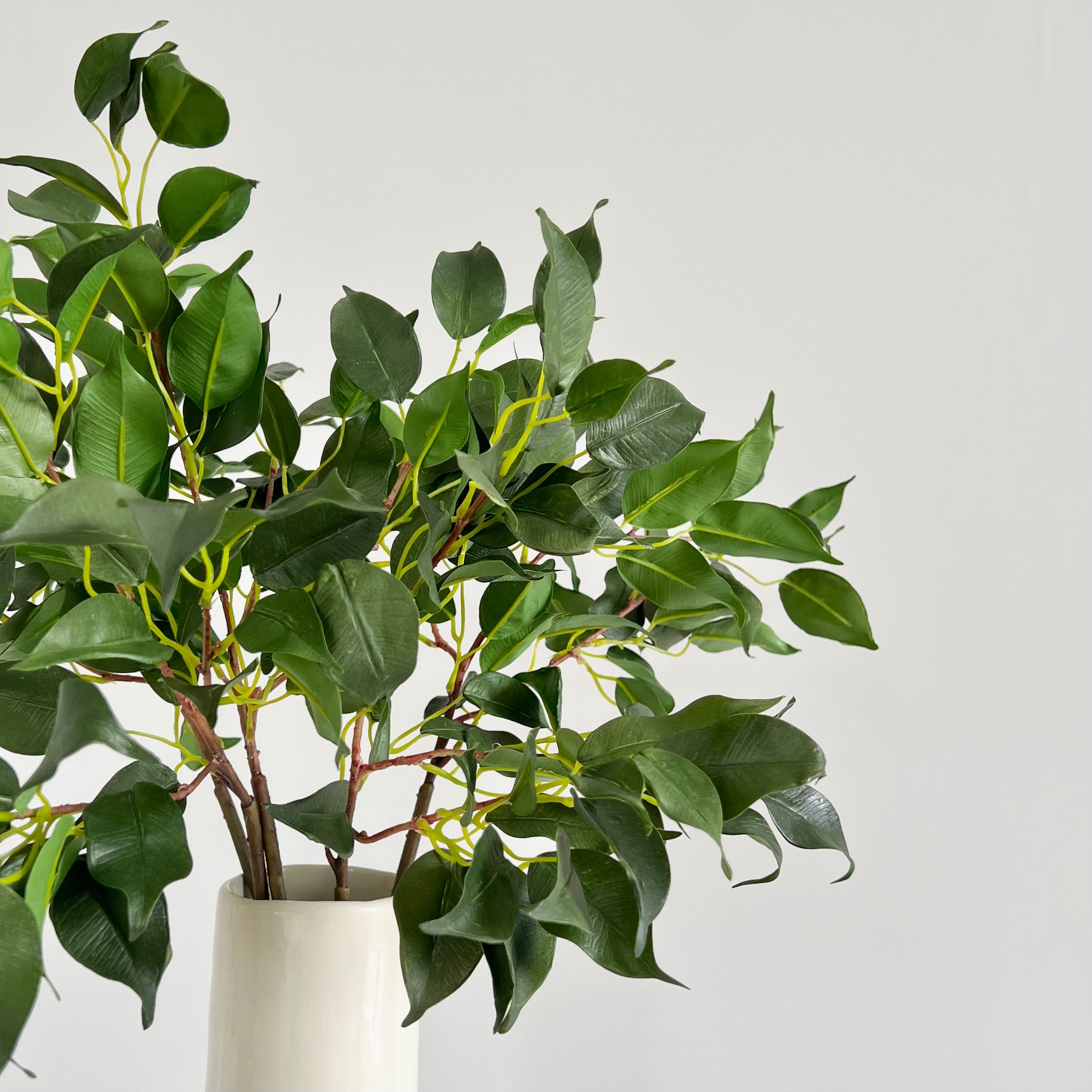 Wholesale Artificial Flowers High Quality Faux Silk Flowers for Wholesale and Trade Artificial Green Ficus Leaves in bulk