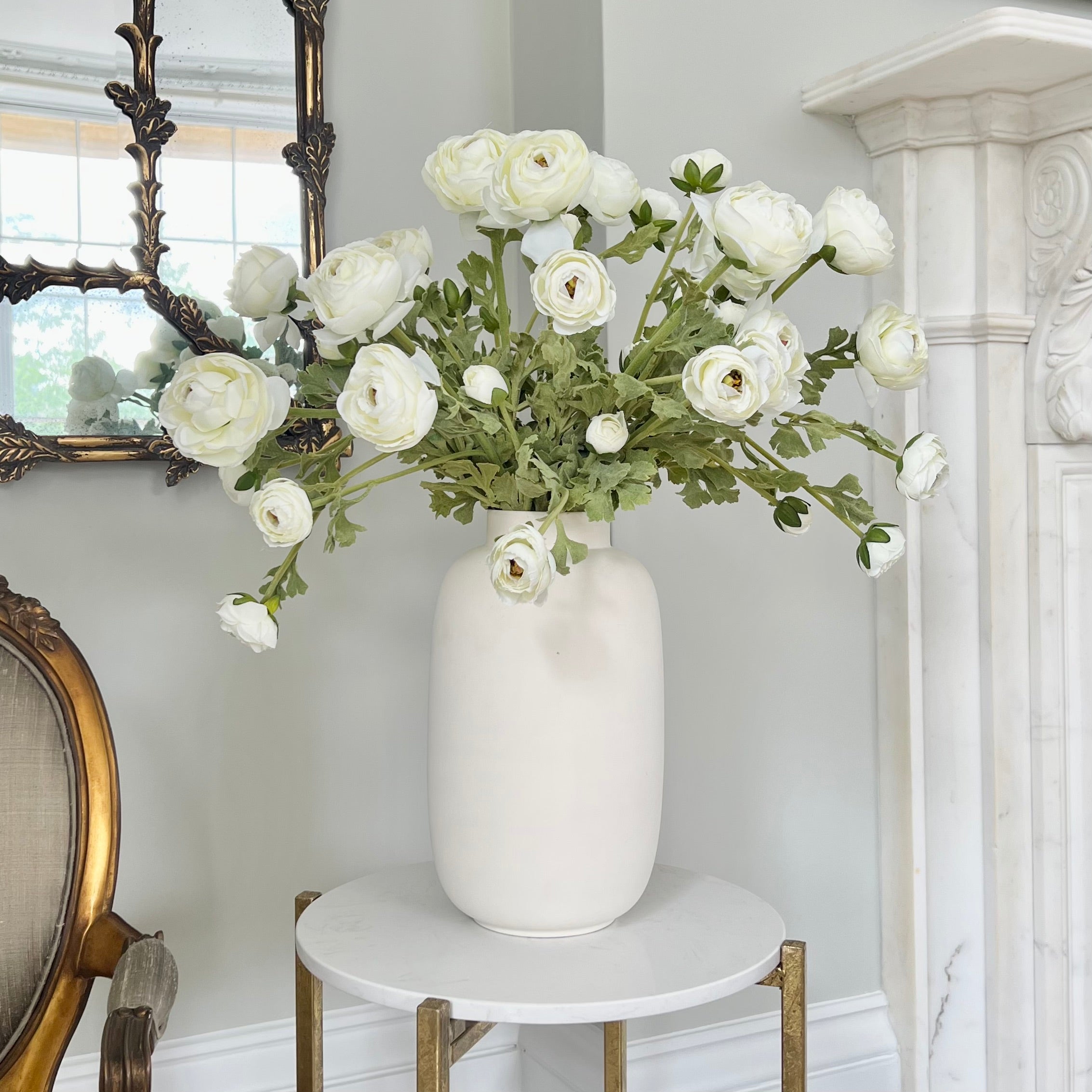 Wholesale Artificial Flowers High Quality Faux Silk Flowers for Wholesale and Trade Artificial White Ranunculus Spray in bulk