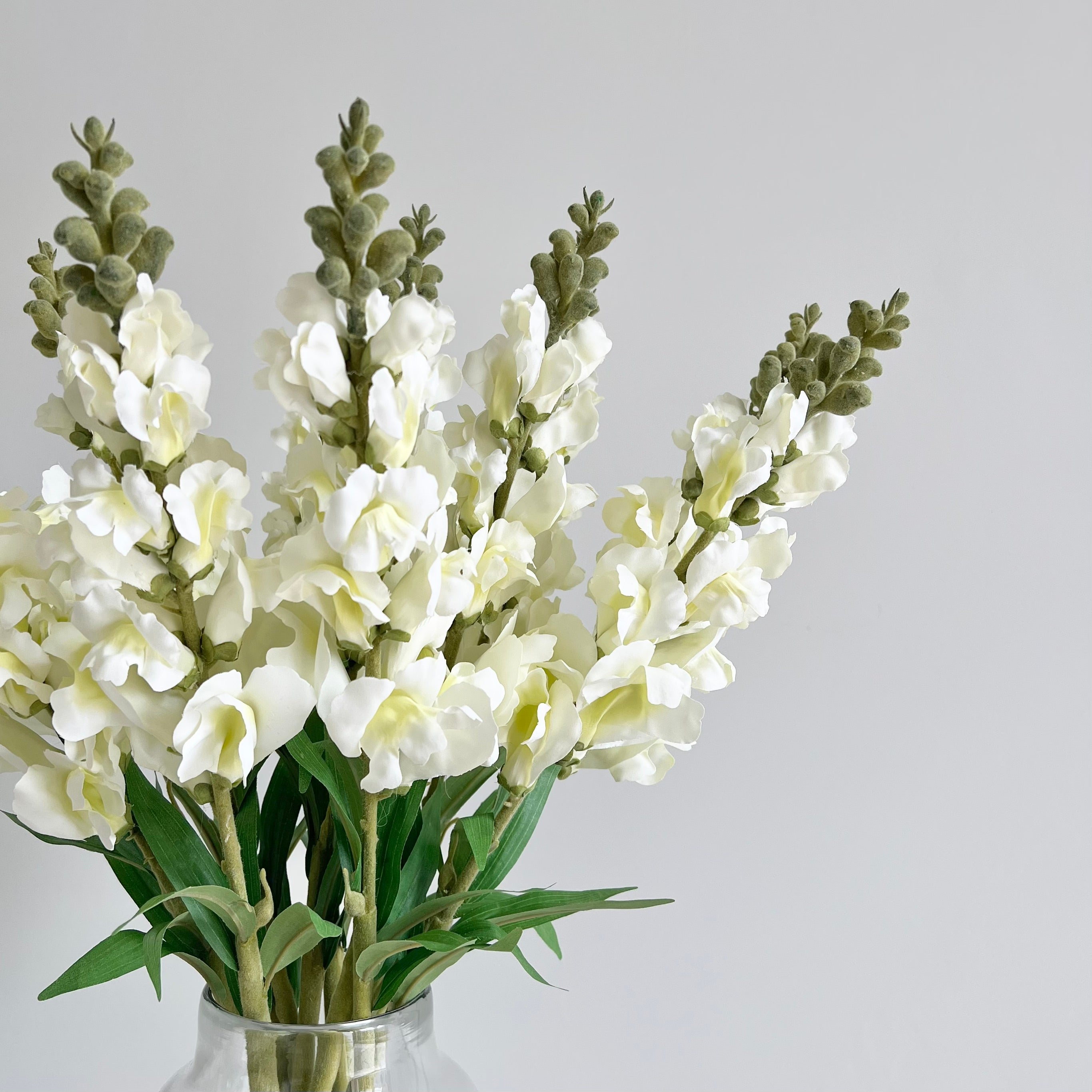 Wholesale Artificial Flowers High Quality Faux Silk Flowers for Wholesale and Trade Artificial White Snapdragon in bulk