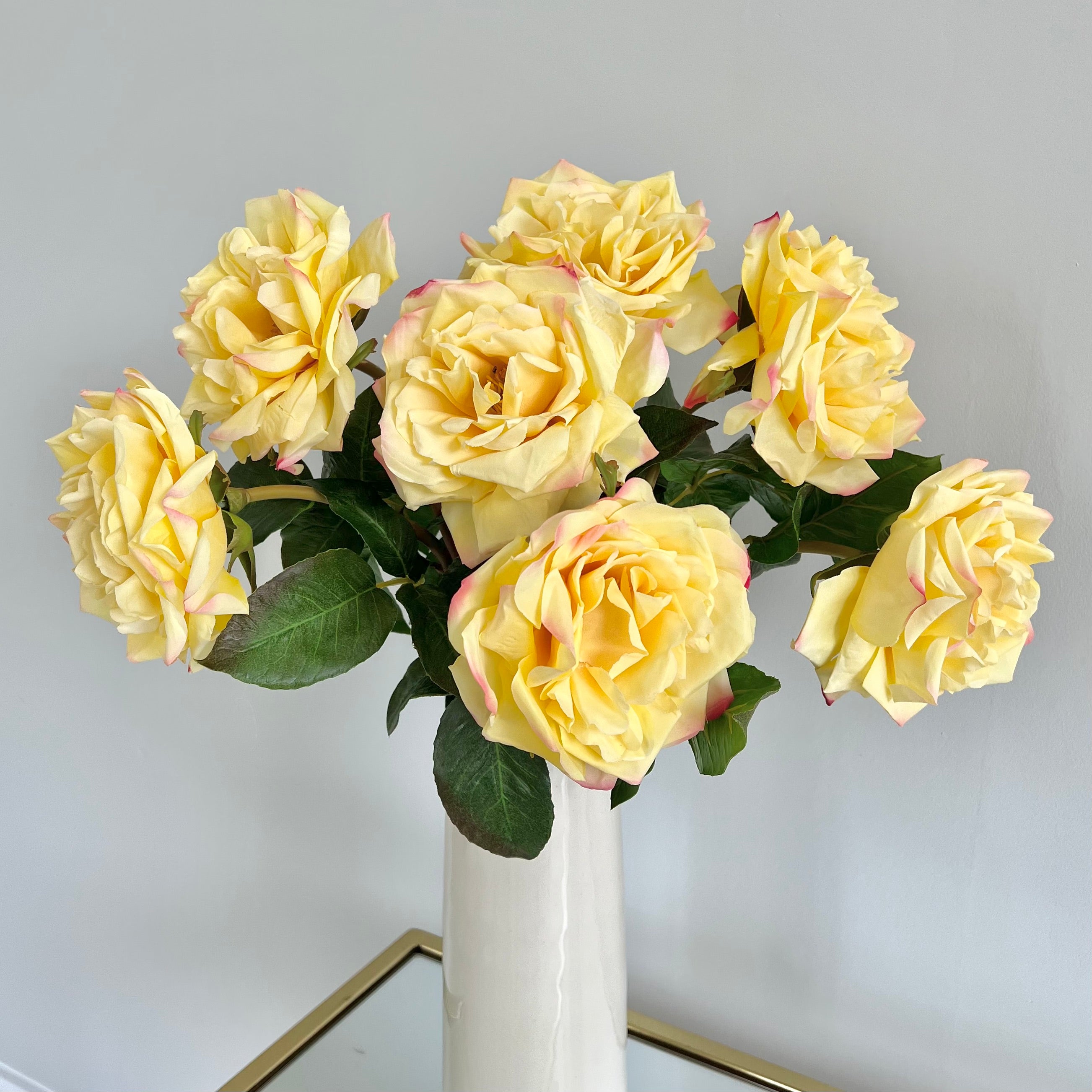Wholesale Artificial Flowers High Quality Faux Silk Flowers for Wholesale and Trade Artificial Yellow Garden Rose in bulk